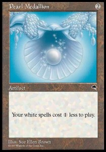 Pearl Medallion⁣ - Tempest⁣ (Rare)